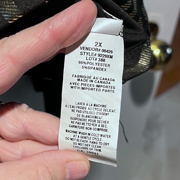 Flattering gold and black asymmetrical formal top. Size 2X. - Picture 4 of 4